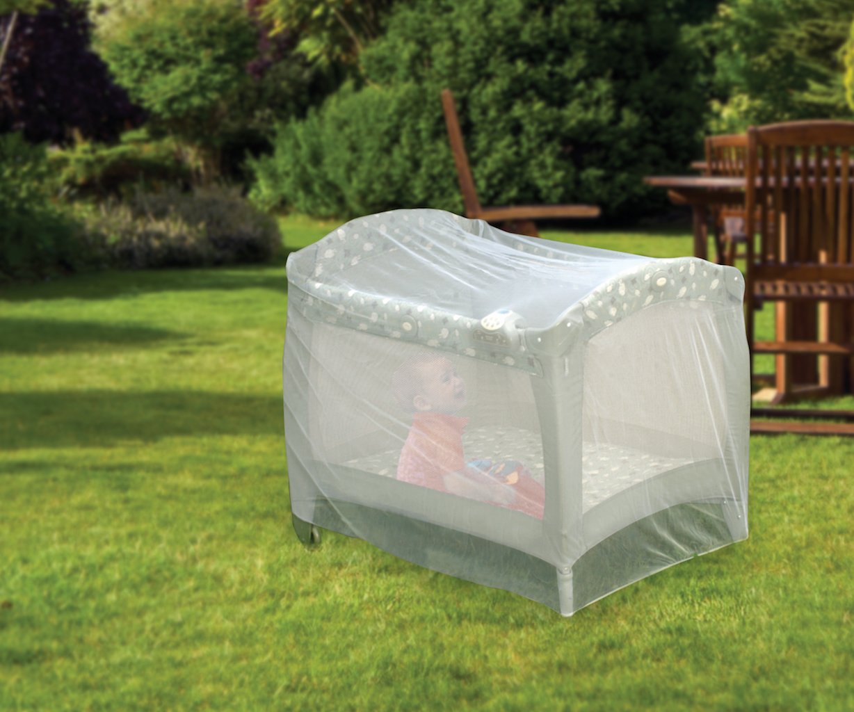 Jeep white netting closeup shows durable seams and clear visibility