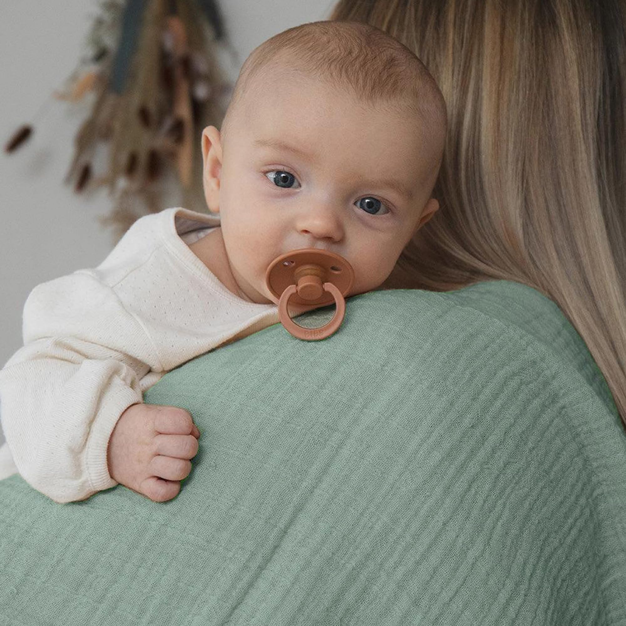 JELLYMONI unisex design fits both boys and girls for versatile baby wear.