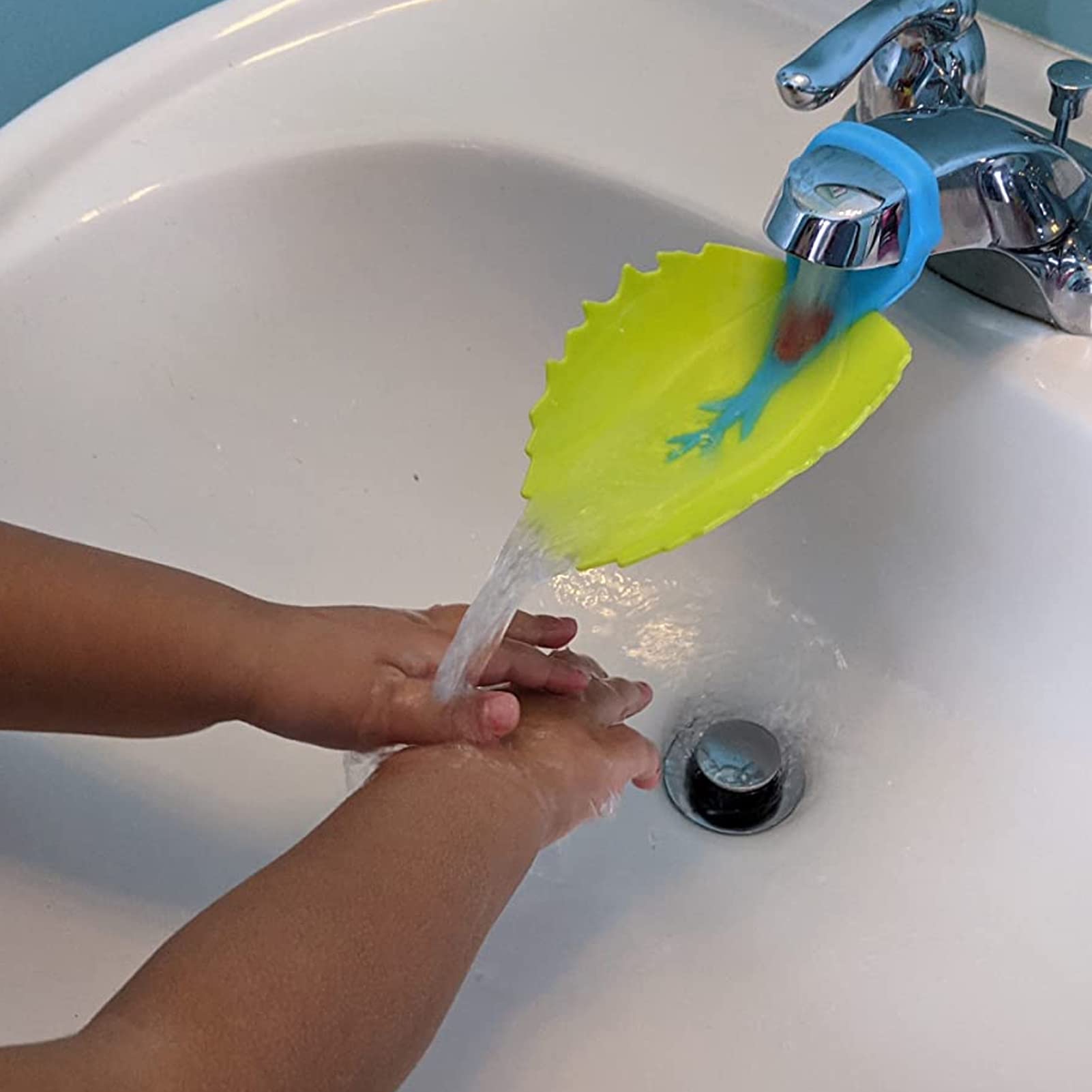 Jenbode faucet extender fits traditional faucets accommodating common bathroom setups.