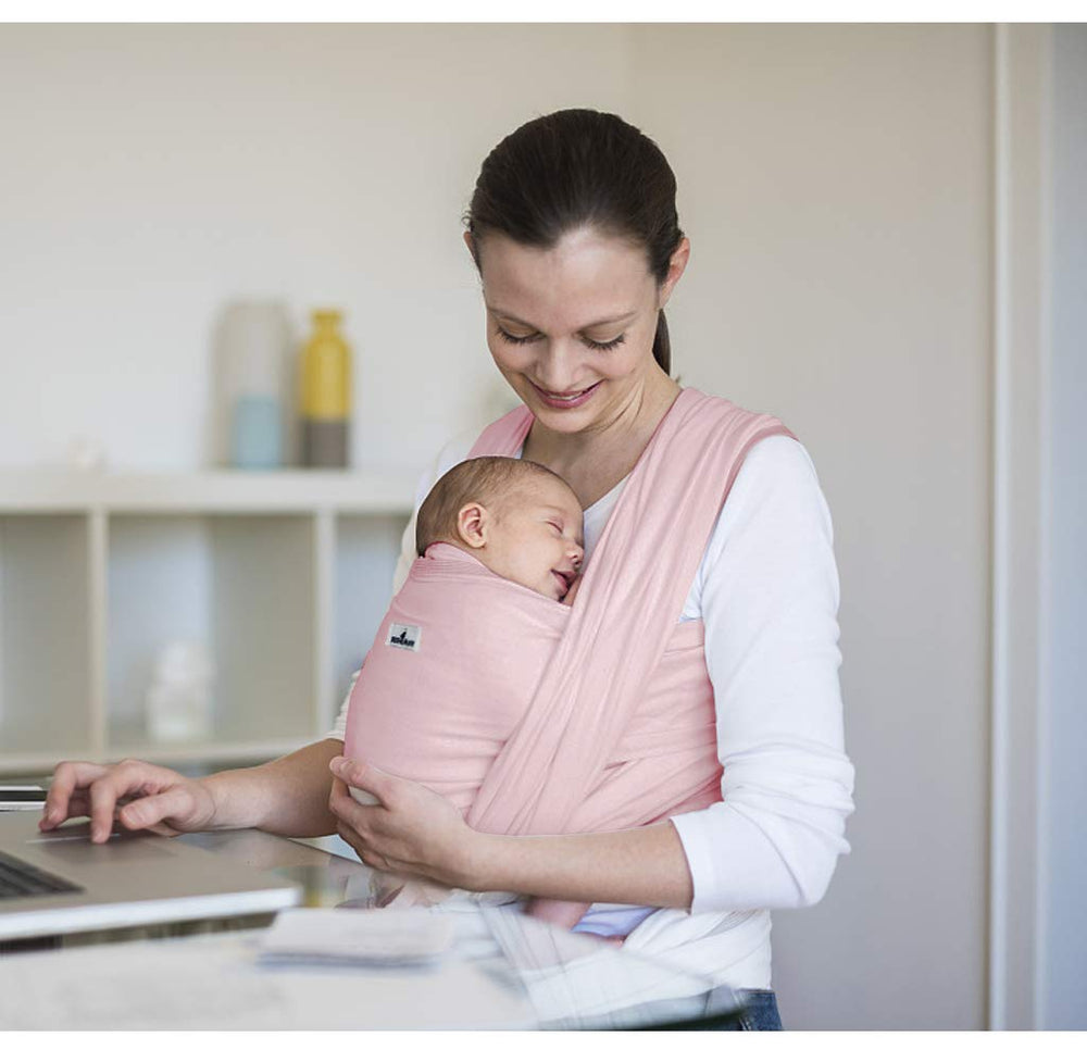 Jeroray Baby Wrap with adjustable straps fitting parents of all sizes for ergonomic support