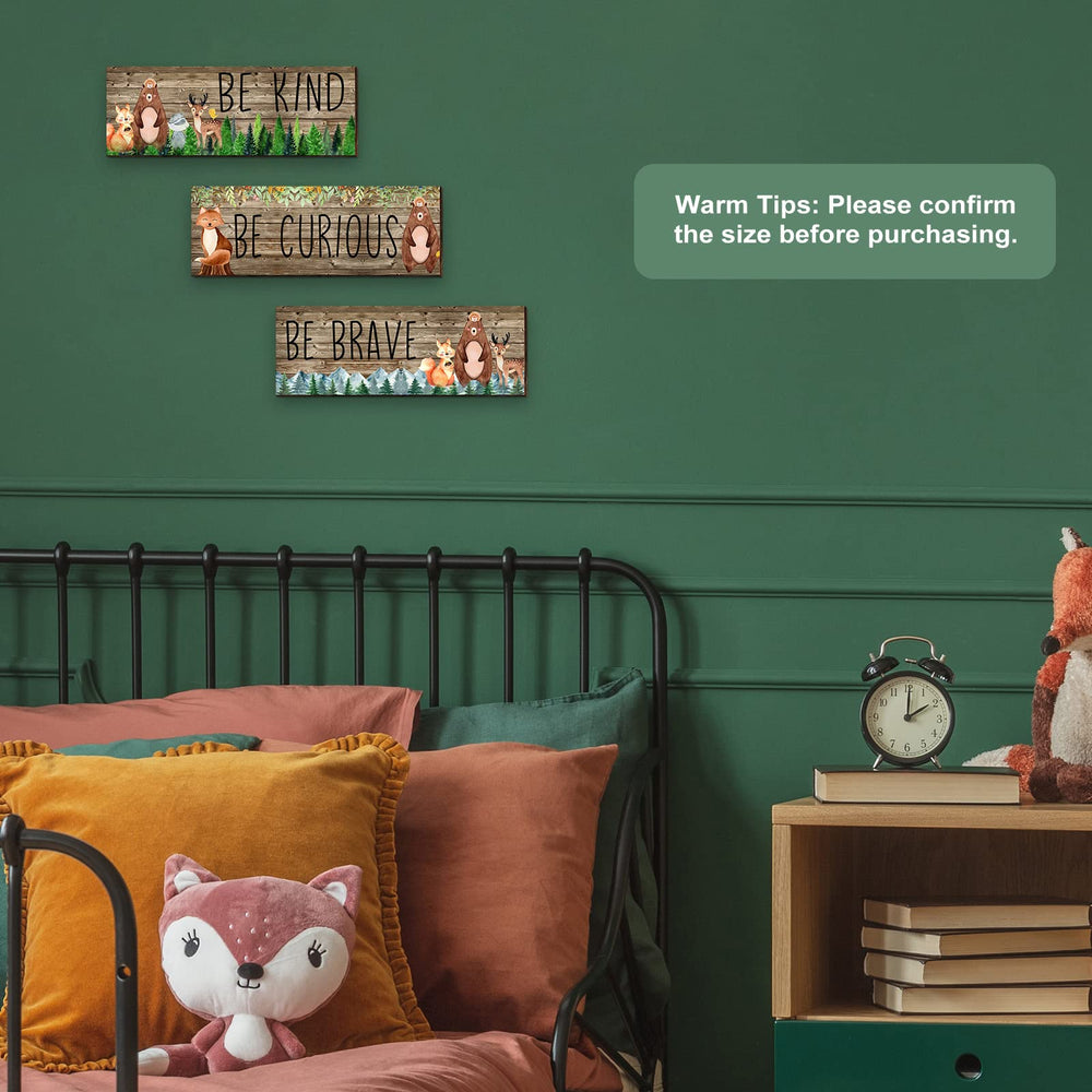 Jetec forest themed decor brightens a child bedroom with playfulness