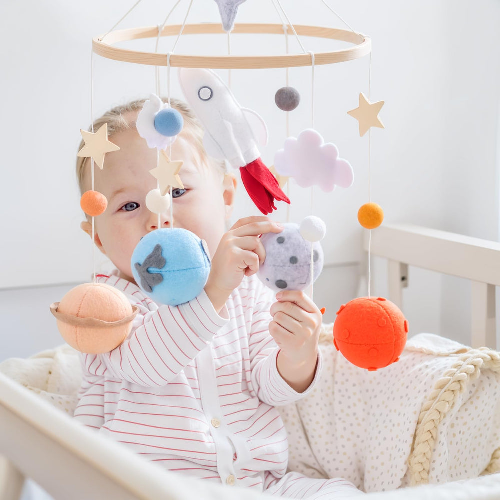JETM·HH eco-friendly felt crib mobile uses natural materials for a safe, gentle visual element