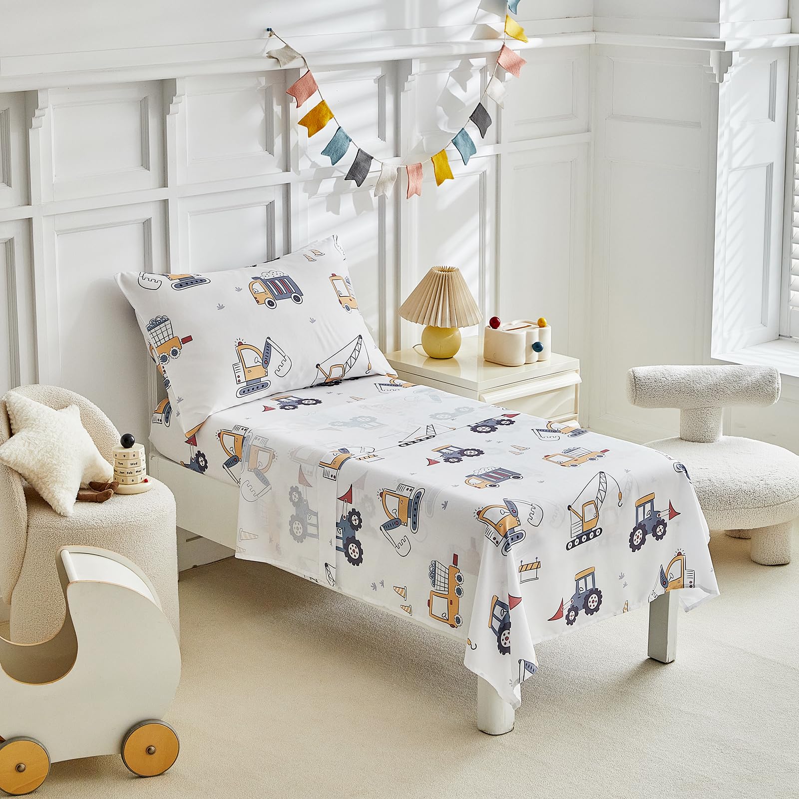 JHCHMX 4-Piece Bedding Set delivers a complete, easy bedtime setup.