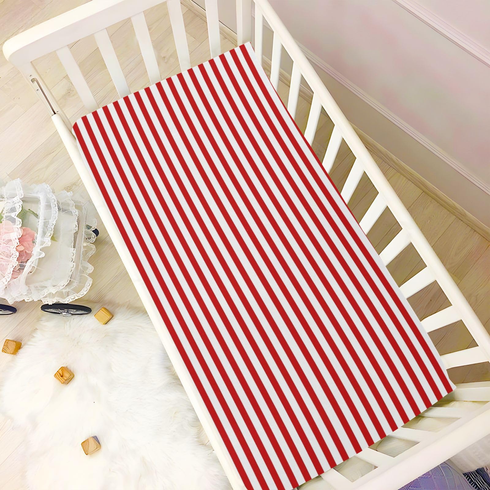 Jihqo easy-care sheet is machine washable and dries quickly after spills.