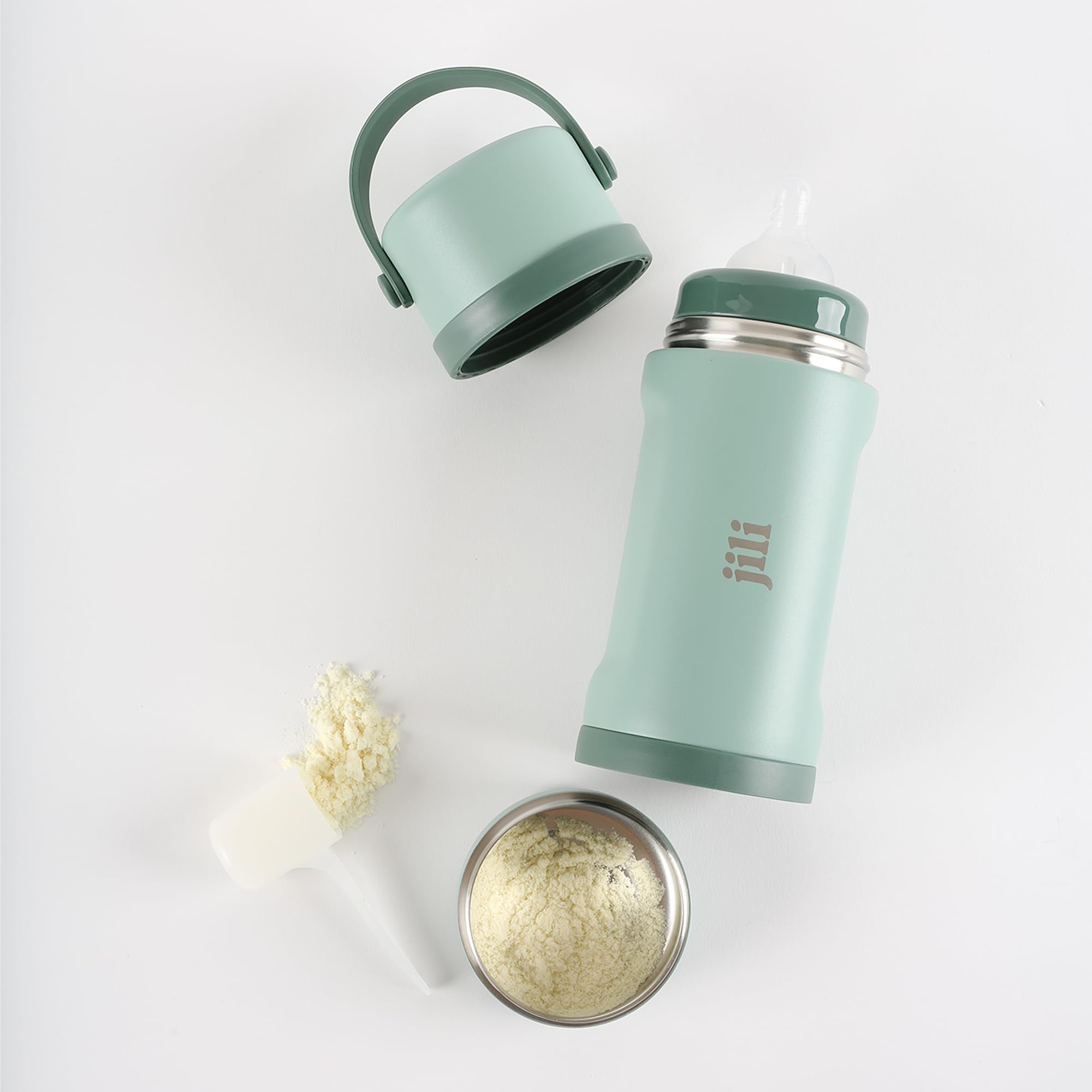 Jili All-in-One Bottle ergonomic grip provides secure handling during feeding.