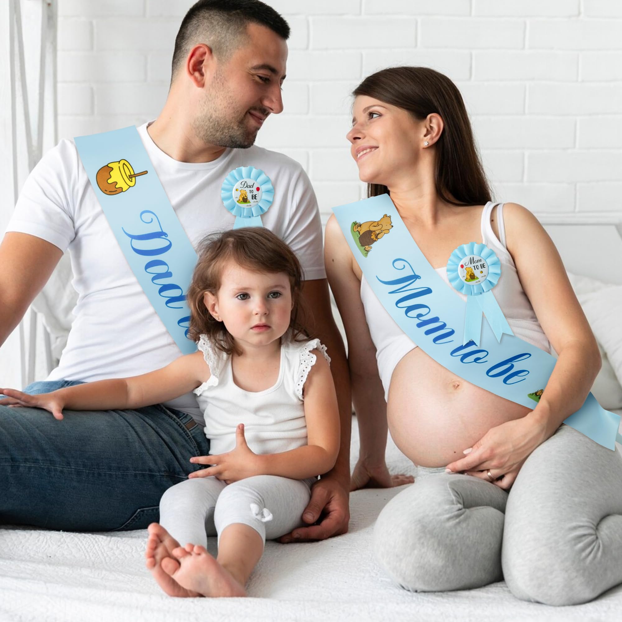 Jnothmore Winnie photo-op ready set showcases expectant joy