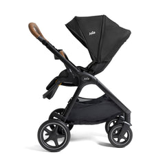 Joie Kava reversible-seat image emphasizes easy orientation for baby comfort.