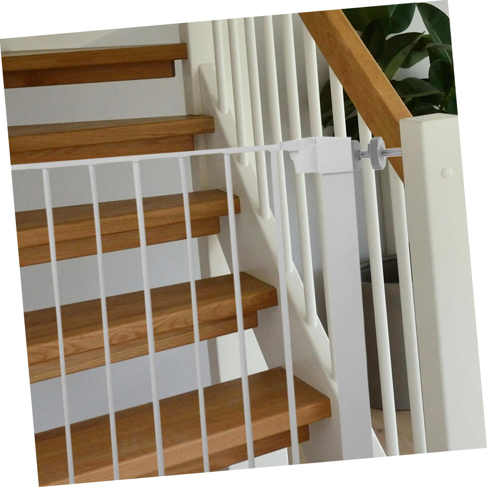 JOINPAYA pet gate use case demonstrates reliable barrier for curious animals.