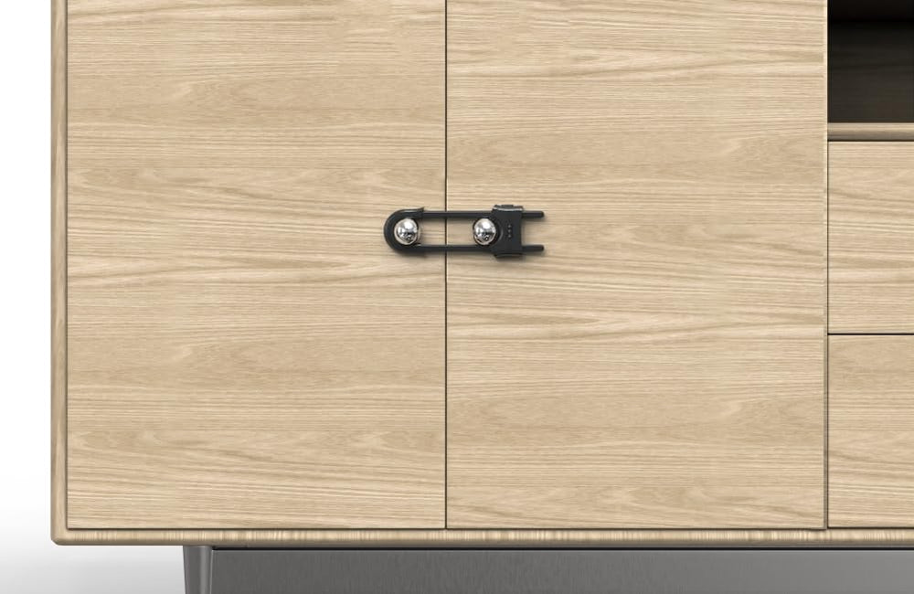Jola's House easy-install-no-tools design enables quick setup.