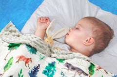Jola's House woodland blanket animal-prints pattern with cute creatures.