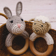 Joliecraft beech wood teether ring with smooth surface for gentle teething