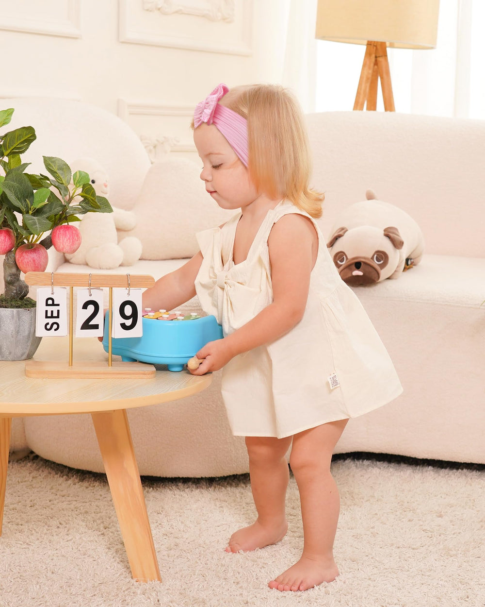 Jollybows adorable bow design highlights charming details for baby's daily wardrobe.