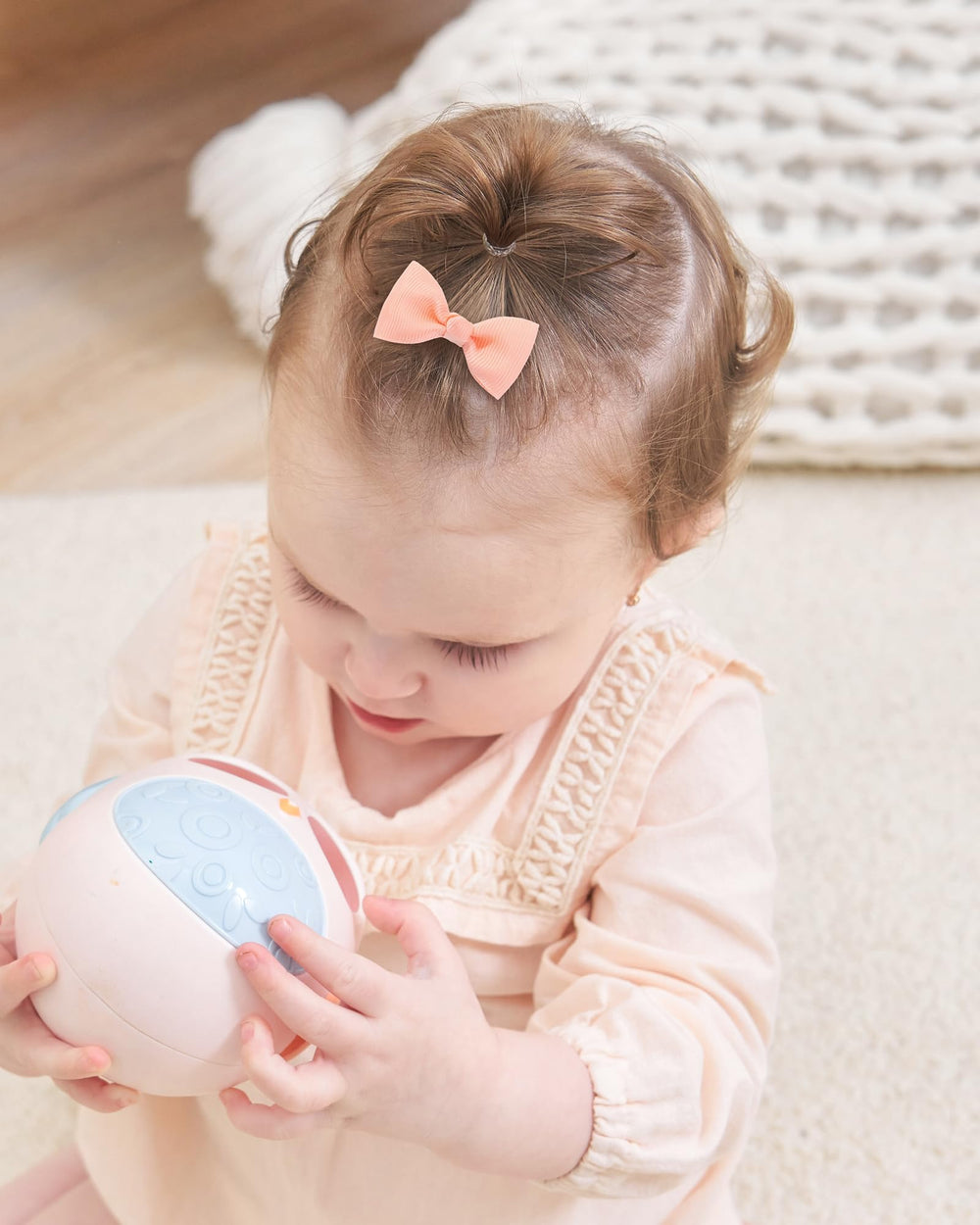 Jollybows secure-gentle-hold keeps hair in place.