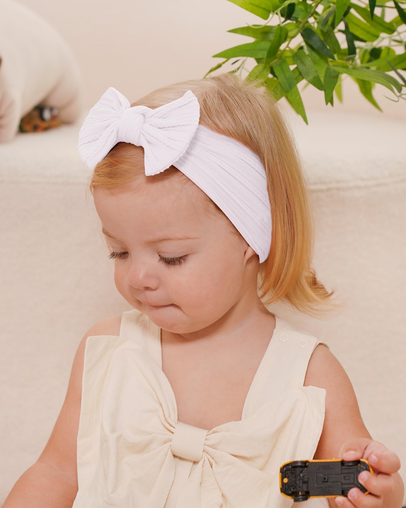 Jollybows bow shape closeup shows lasting charm and reliable styling.