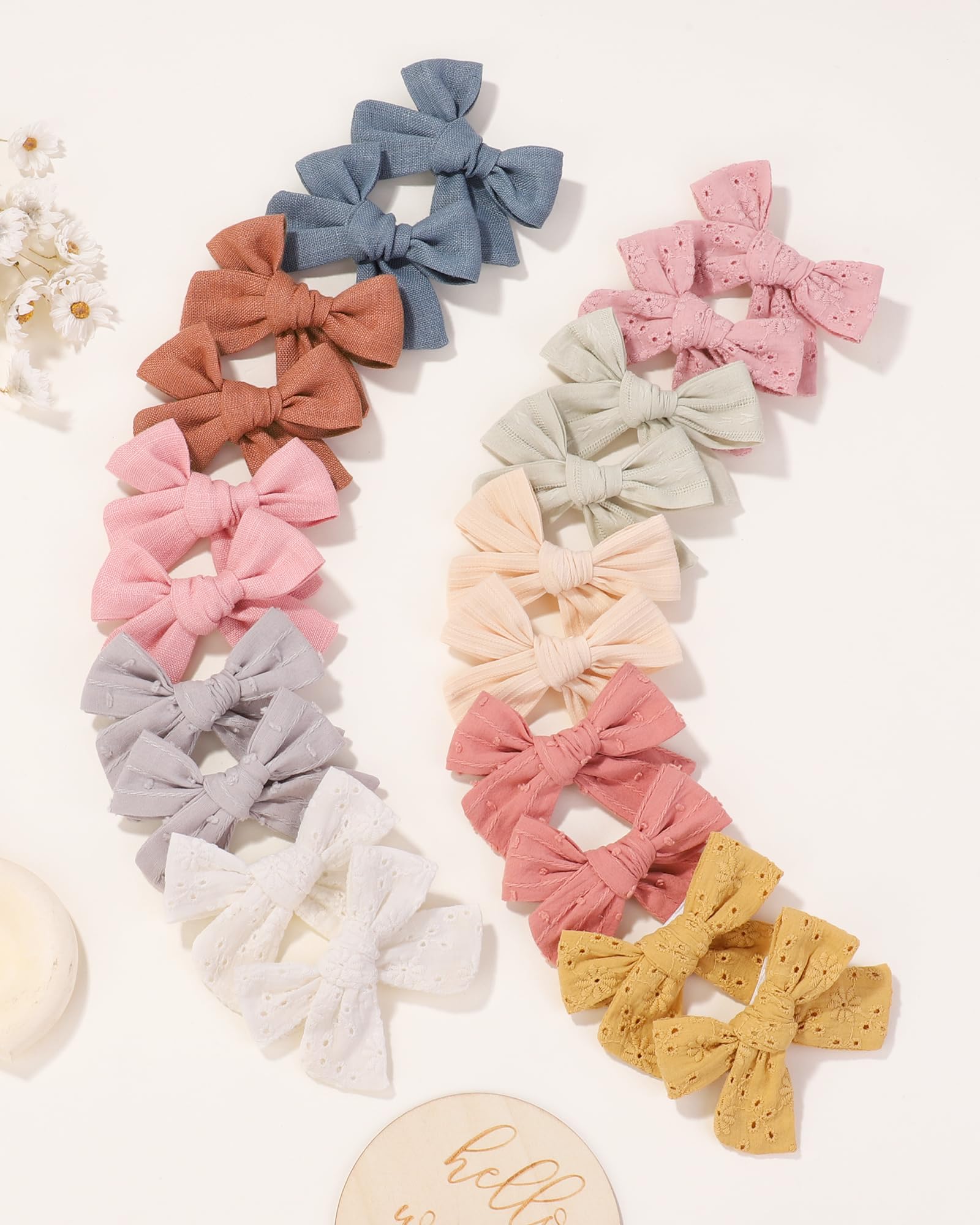 Jollybows braid and ponytail decoration shows versatile styling options.