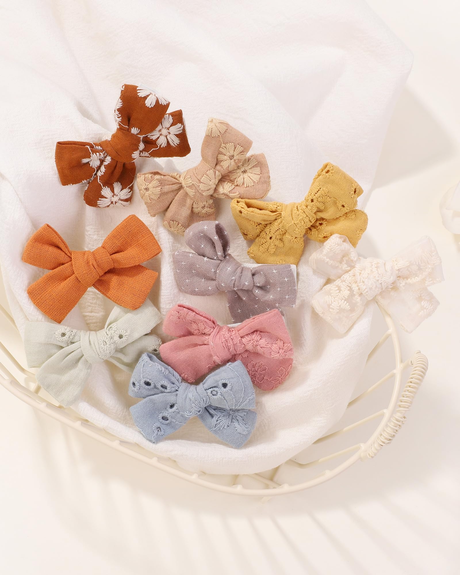 Jollybows daycare-hair-bows-clip-08 demonstrates durable clips for busy little movers.