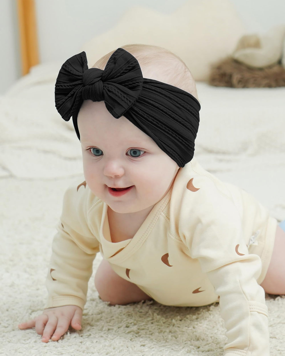 Jollybows headband bow detail shows timeless shape that holds after washing.