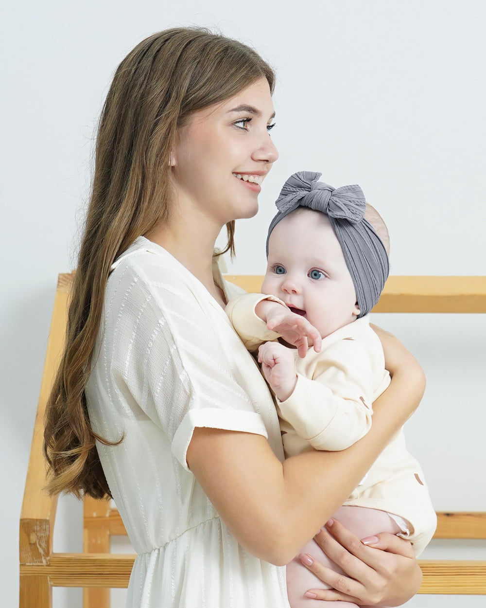 Jollybows headbands at weddings or parties add charming detail.