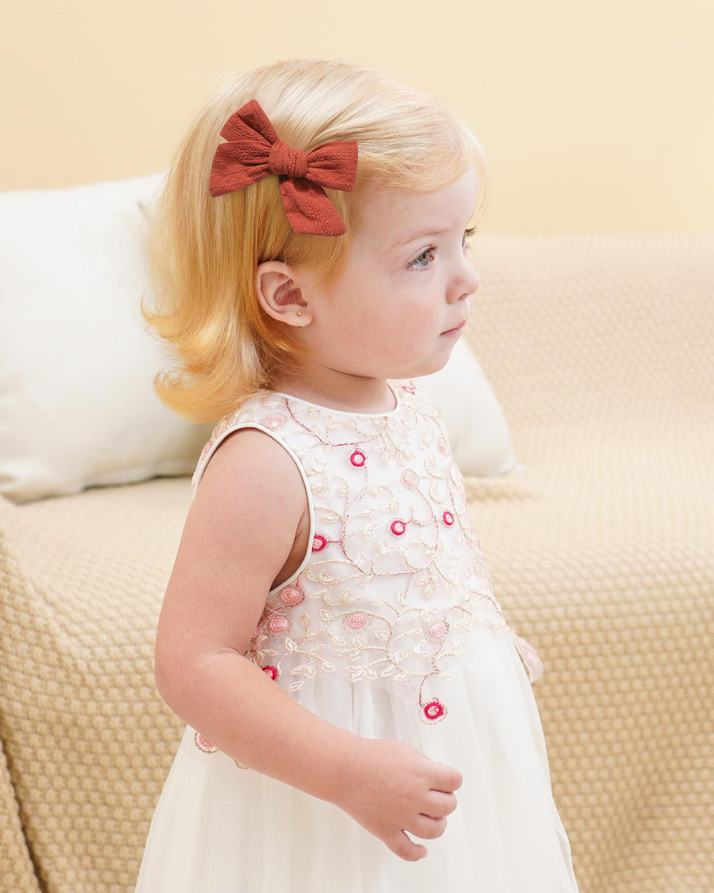 Jollybows non-slip clip closeup demonstrates secure grip