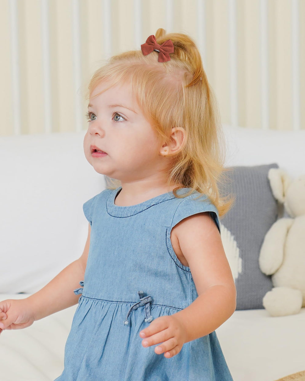Jollybows soft linen fabric bows highlight gentle texture for delicate hair.