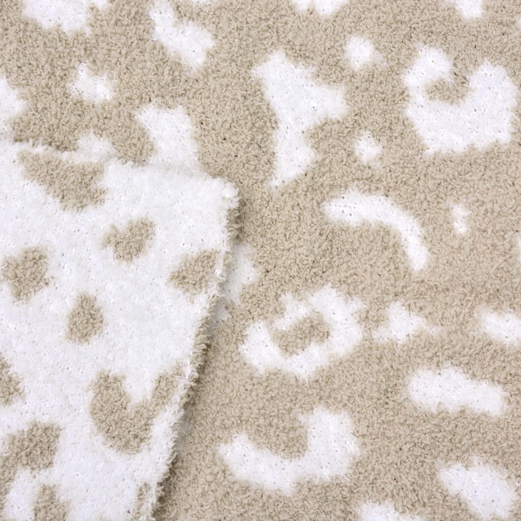 JOOJA 40 by 30 inch baby blanket provides balanced coverage for infants and toddlers.