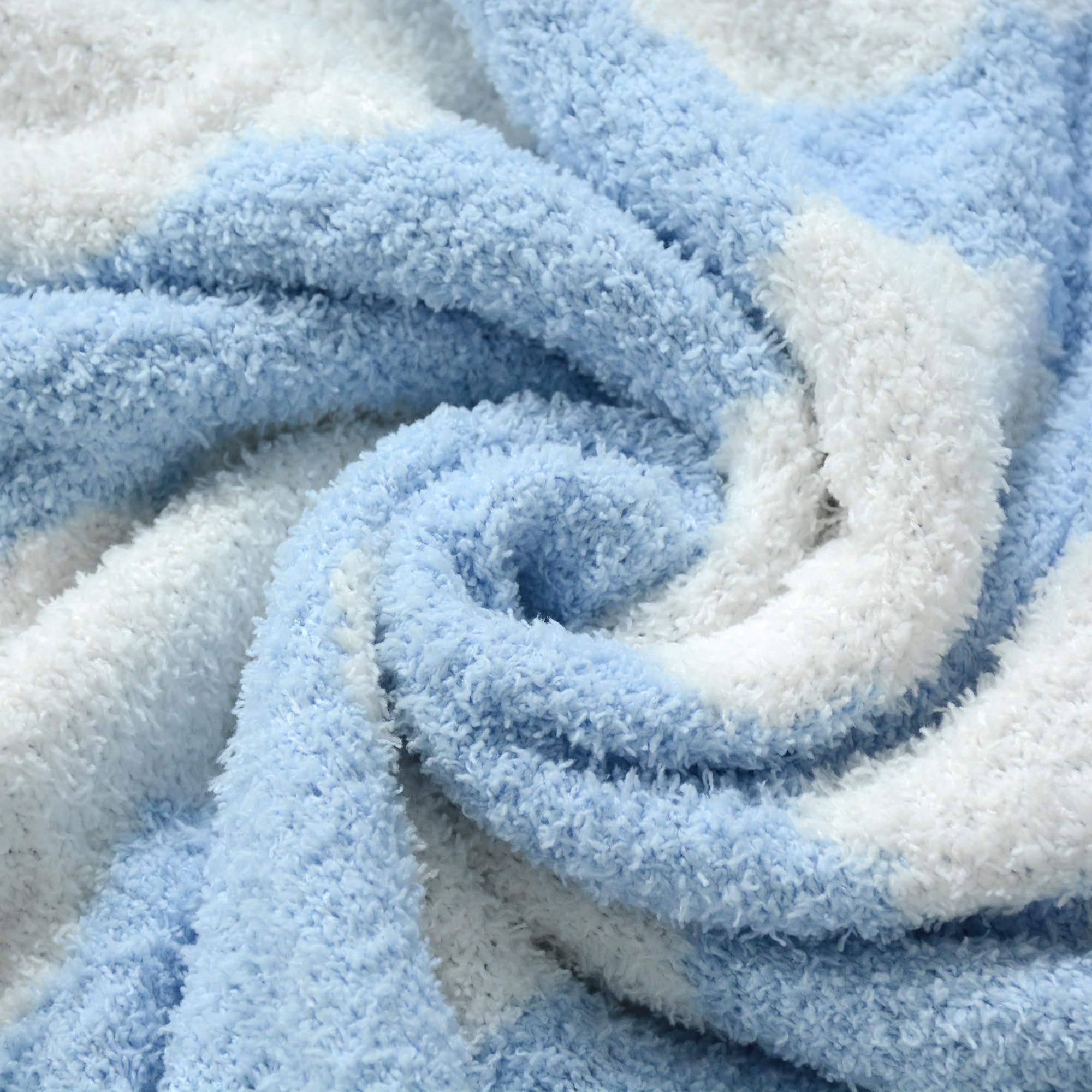 JOOJA blue cloud pattern blanket close-up for stroller warmth and visual stimulation.