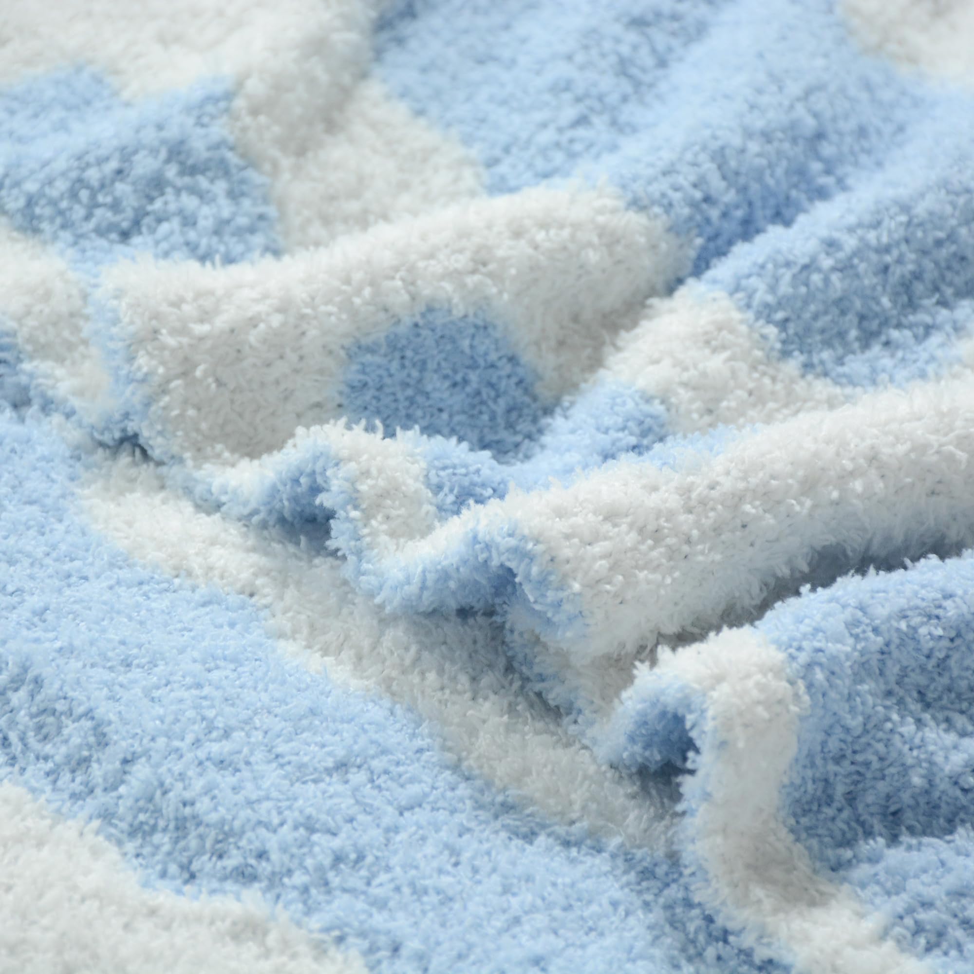 JOOJA breathable polyester fabric close-up shows skin-friendly softness.