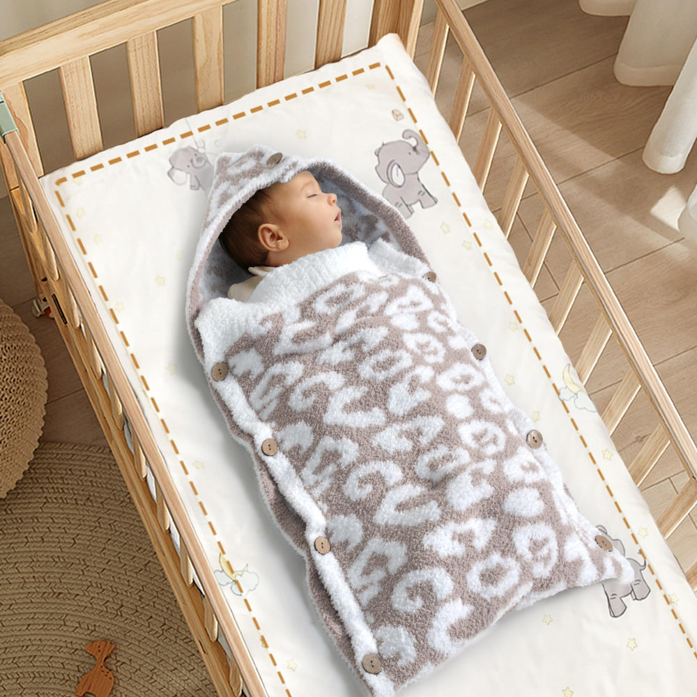 JOOJA swaddle hooded adjustable buttons provide snug fit