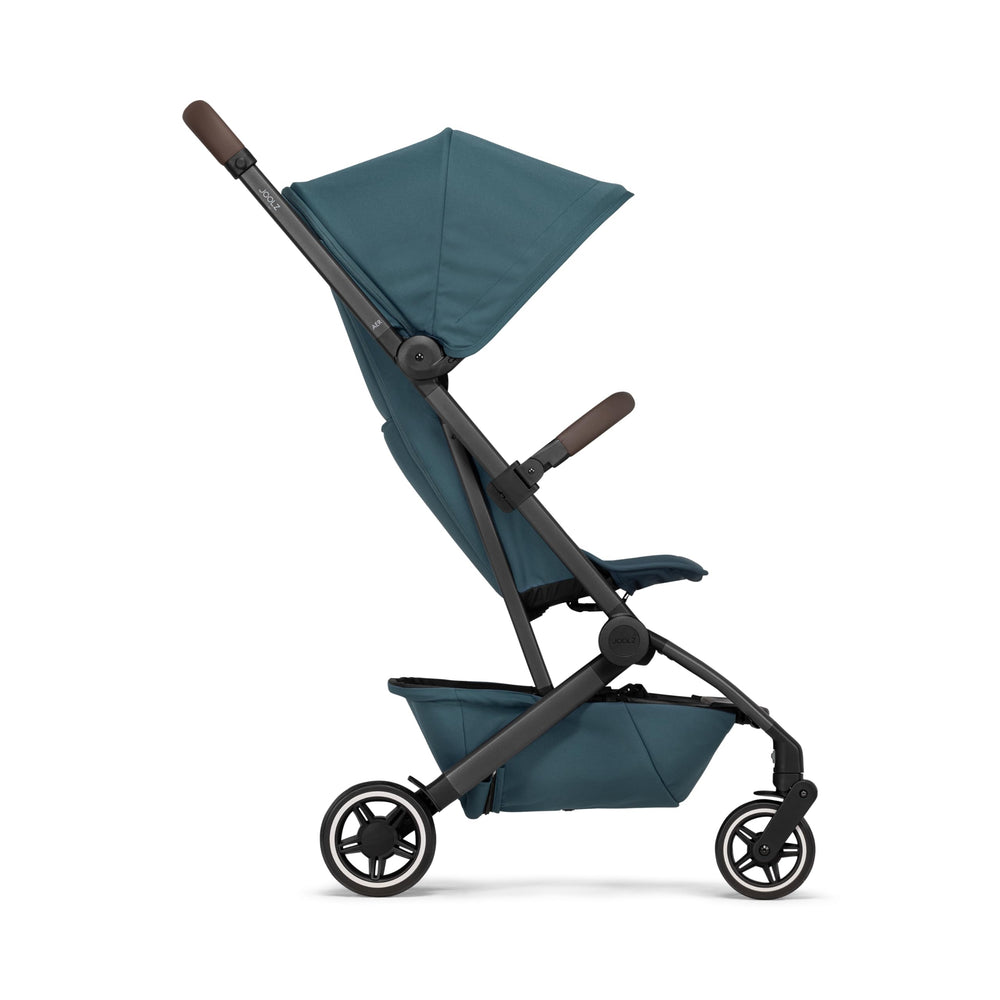Joolz AER+ bumper bar attaches quickly for on-the-go parents.