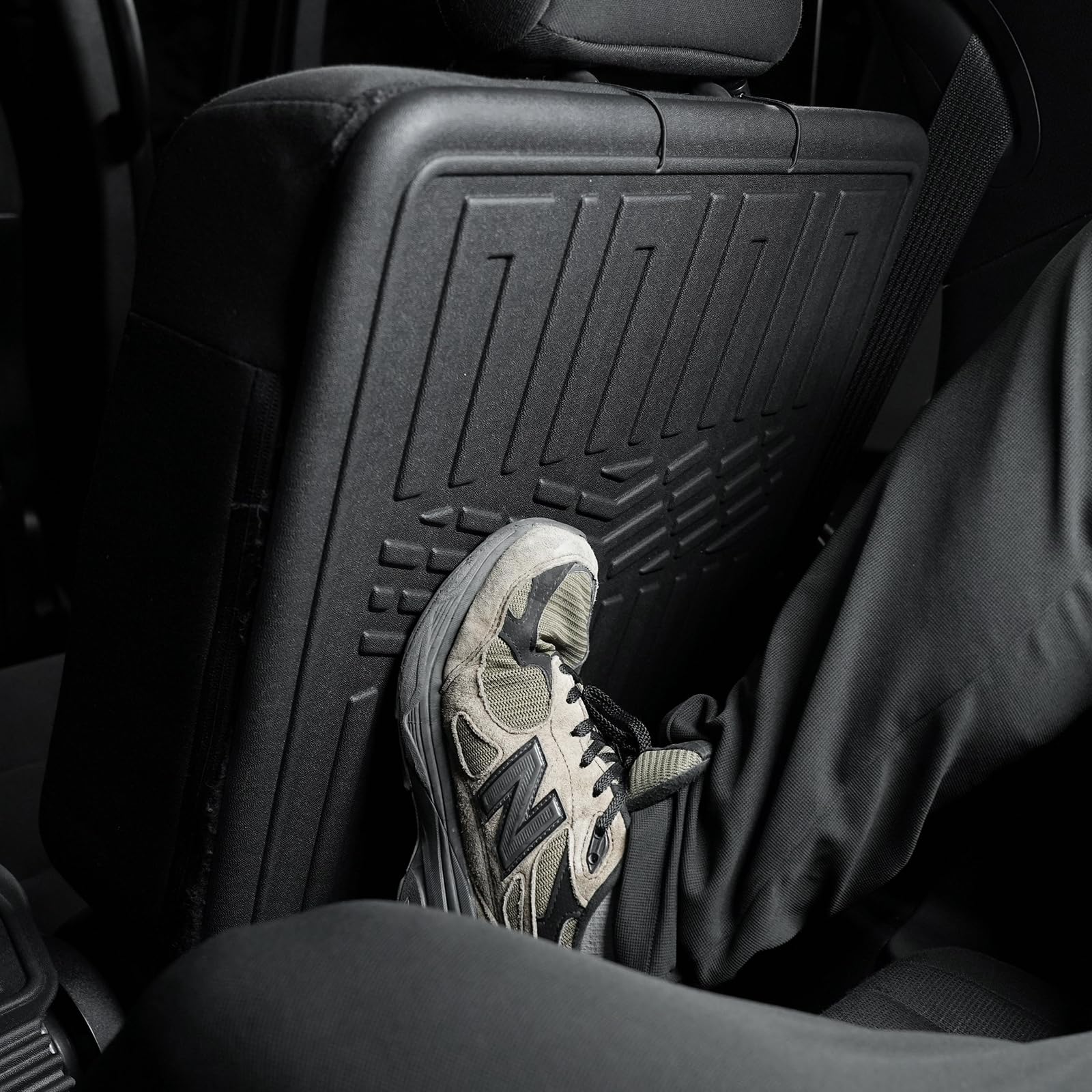 JOULARISE Durango kick mats 2nd-row protection guards against pet hair and grime.