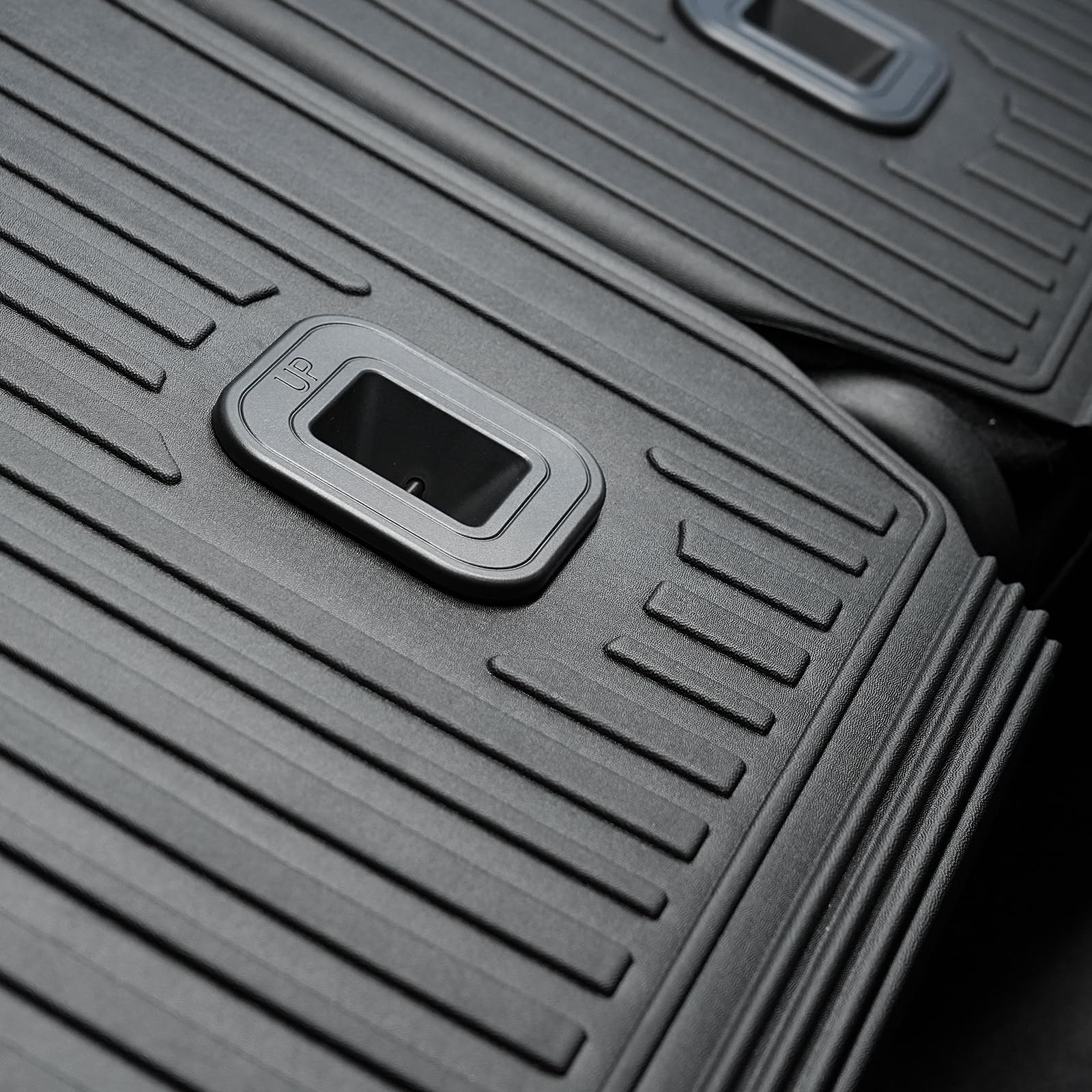 JOULARISE Durango kick mats compatible with 7-seat Durango interiors.