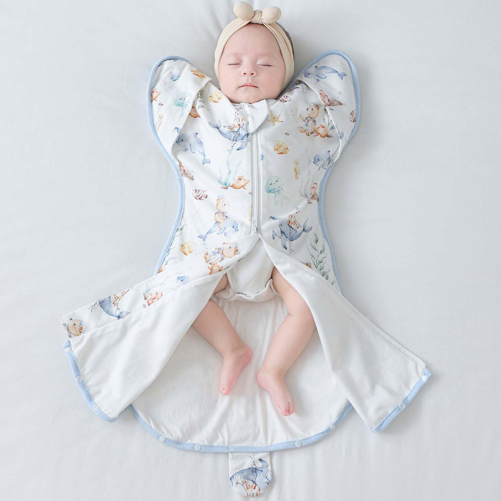 JOYNCLEON transition mode shows leg freedom as baby starts rolling.