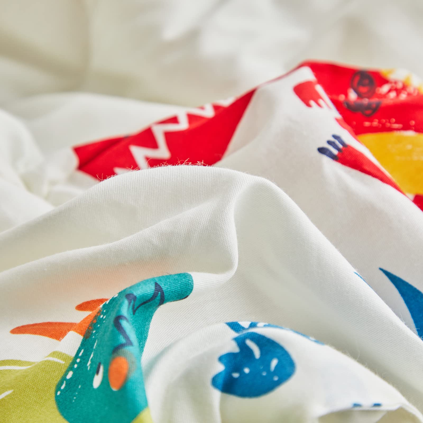 Joyreap dinosaur bedding bedroom setup illustrating coordinated kid-friendly decor