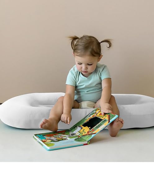 JQFORUIH baby lounger in living room demonstrates easy portable setup for family time