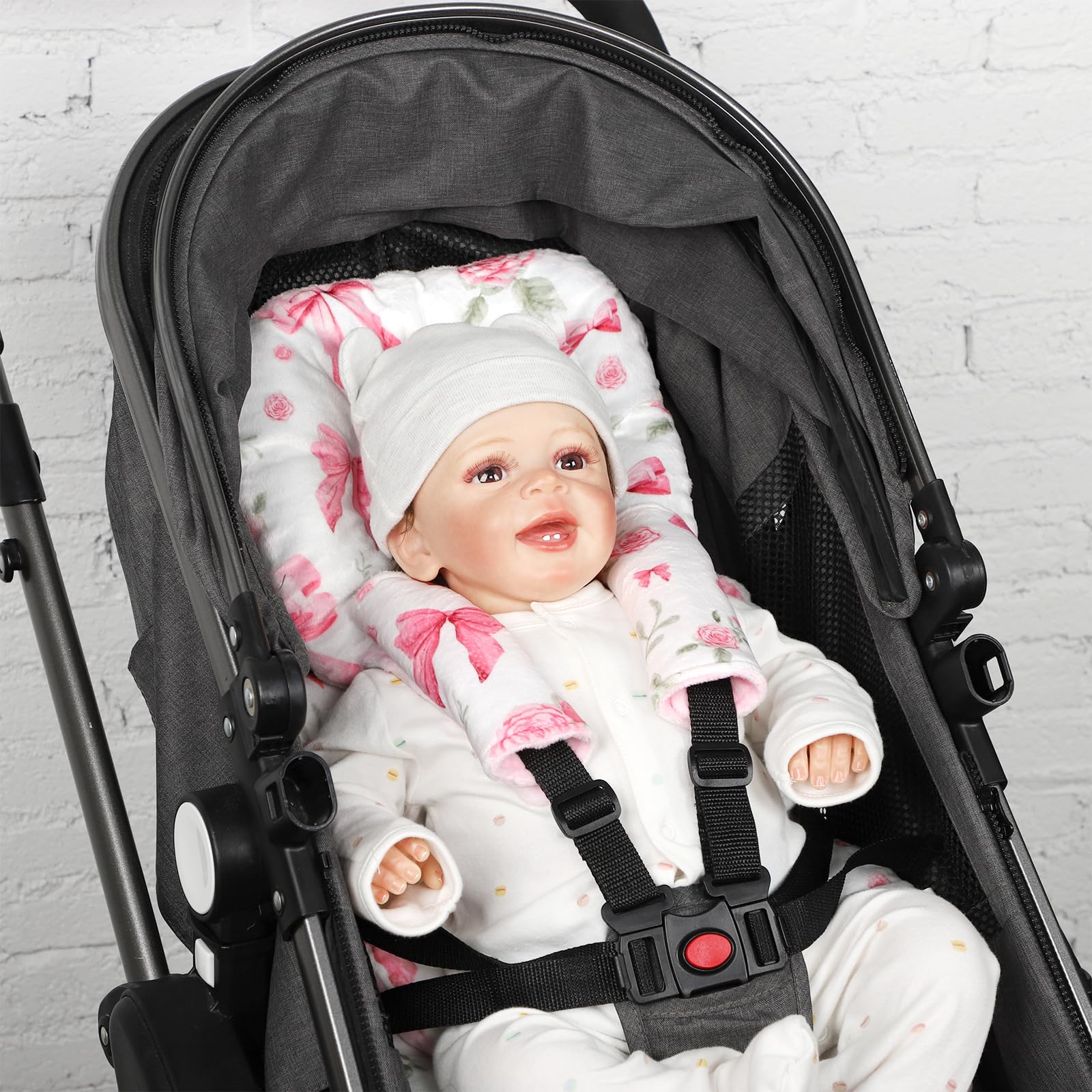 Jundetye head support pattern showcases decorative rose design and gentle hug