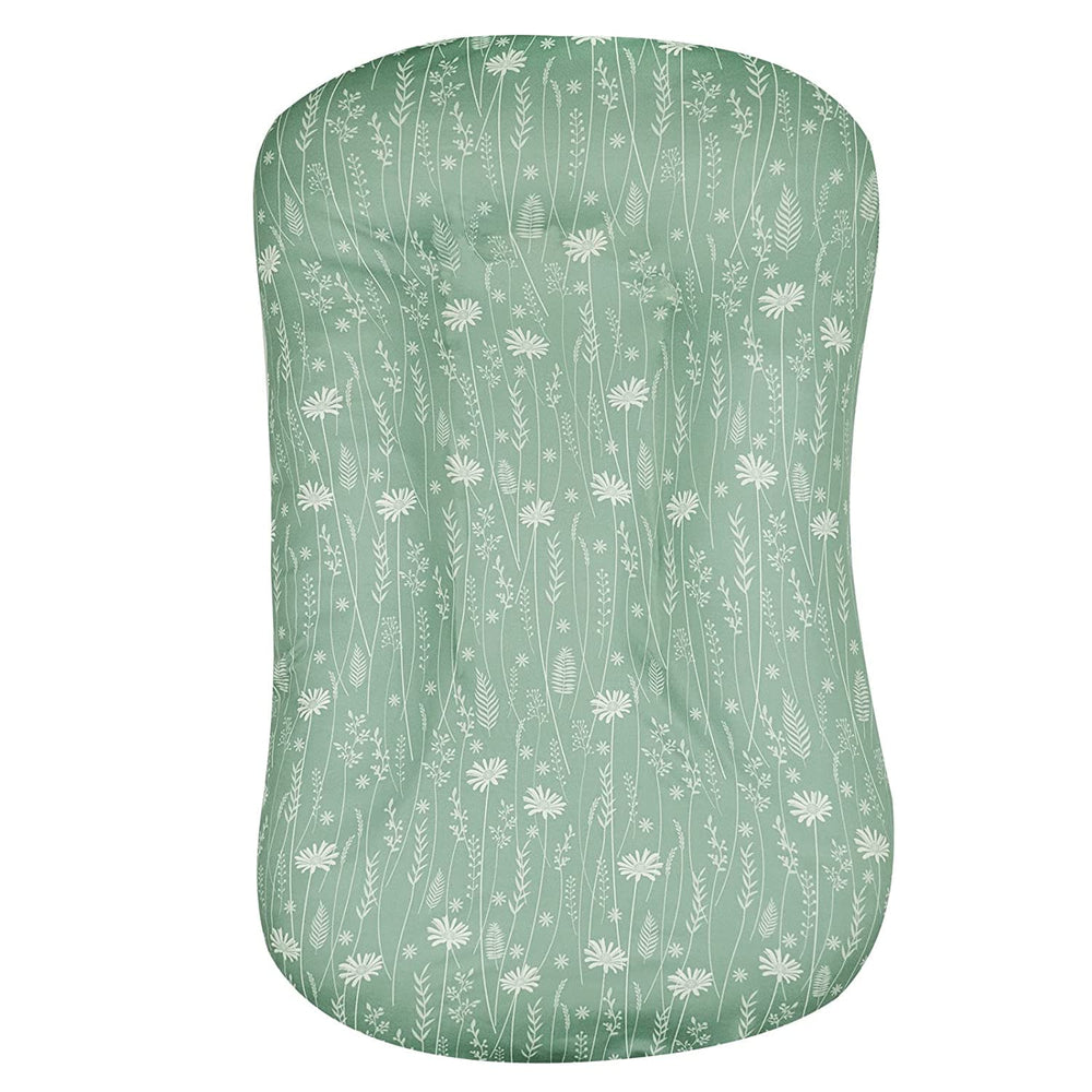 Jundetye newborn lounger cover envelope closure design reduces zipper irritation for delicate skin.