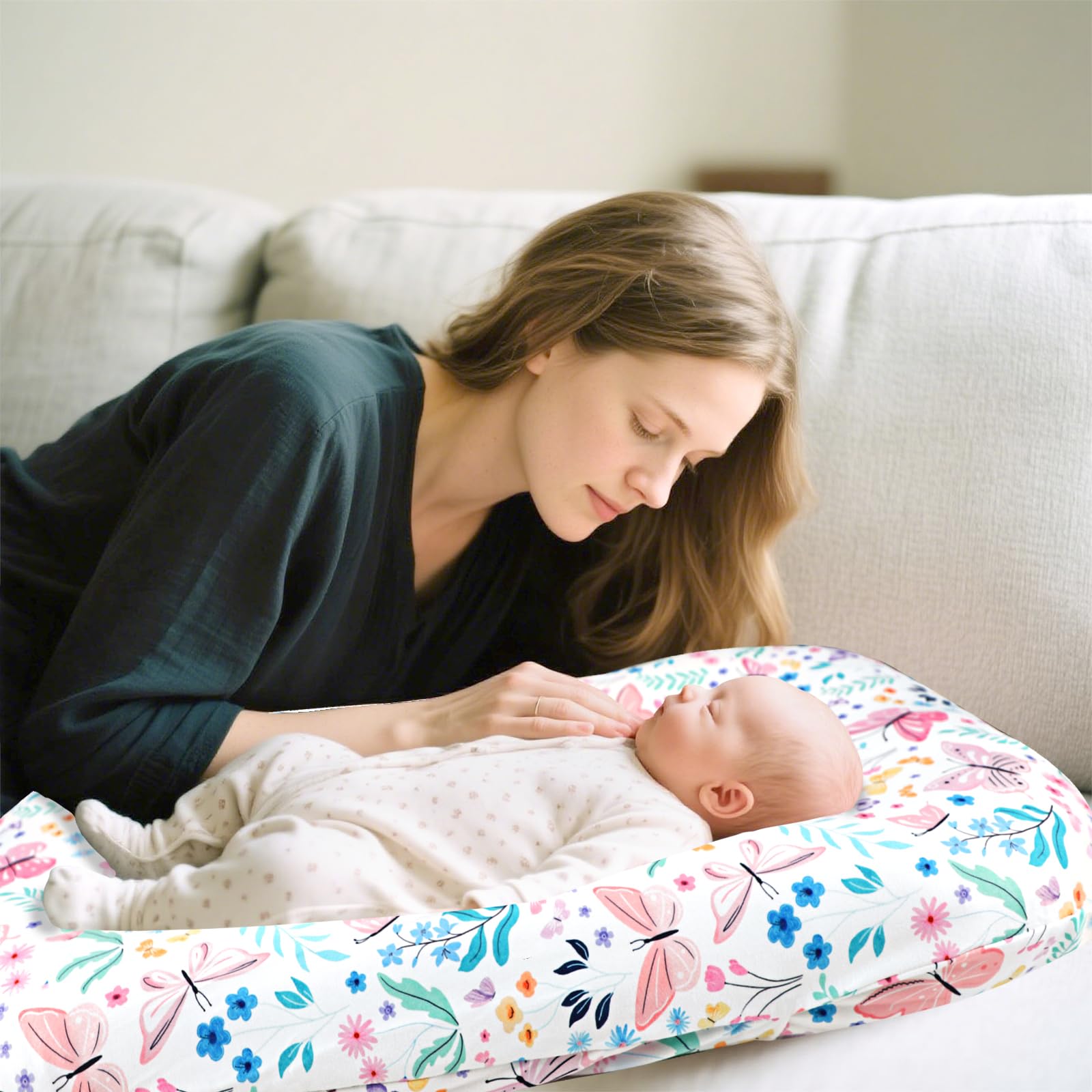 Jundetye no-zipper design enables easy changes while protecting the pillow.