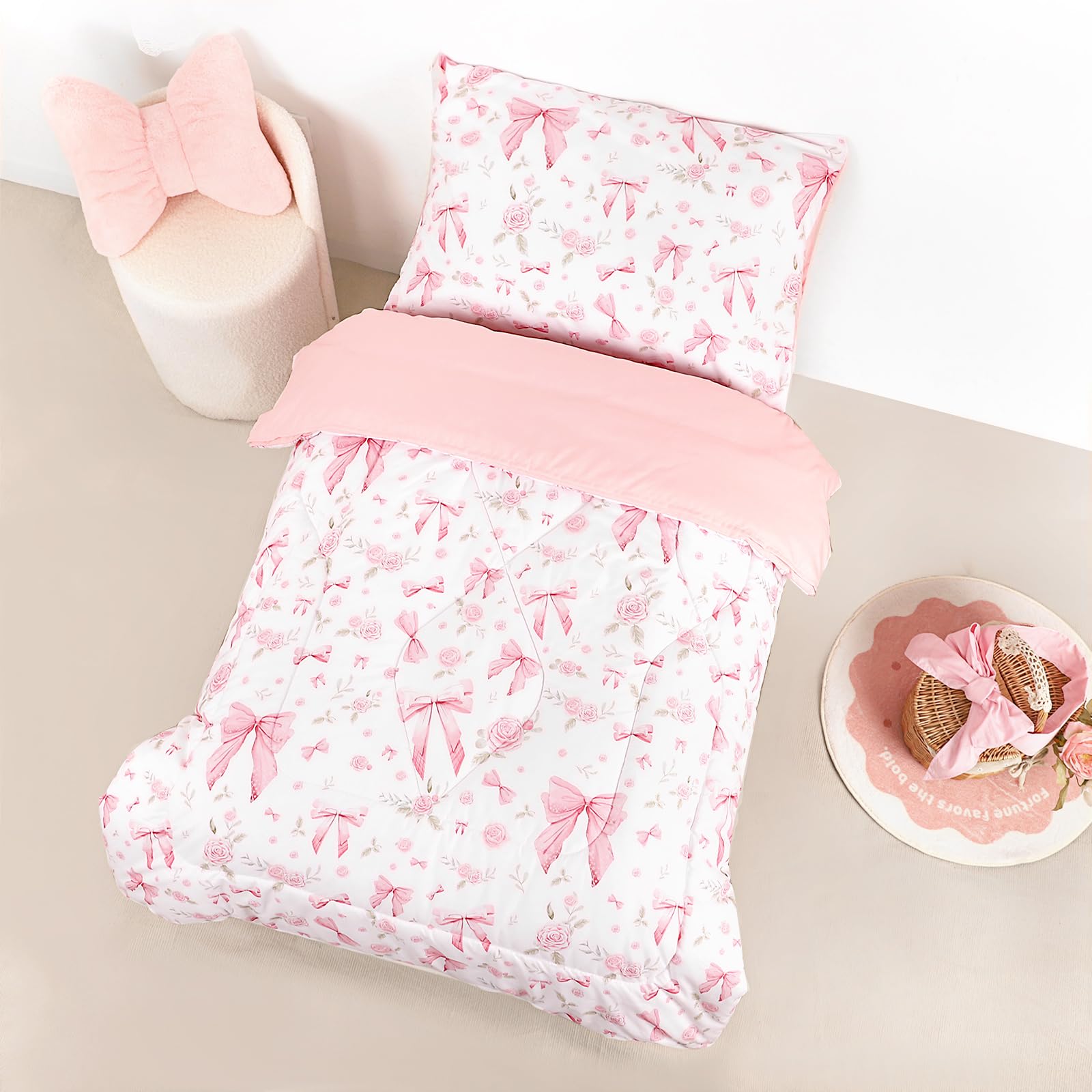 Jundetye Toddler Bedding Soft Fabric Closeup shows skin-friendly, breathable material for gentle feelings