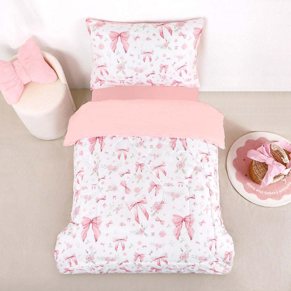 Jundetye Toddler Bedding Pink Rose Reversible Comforter close-up highlighting cozy warmth and two-way styling