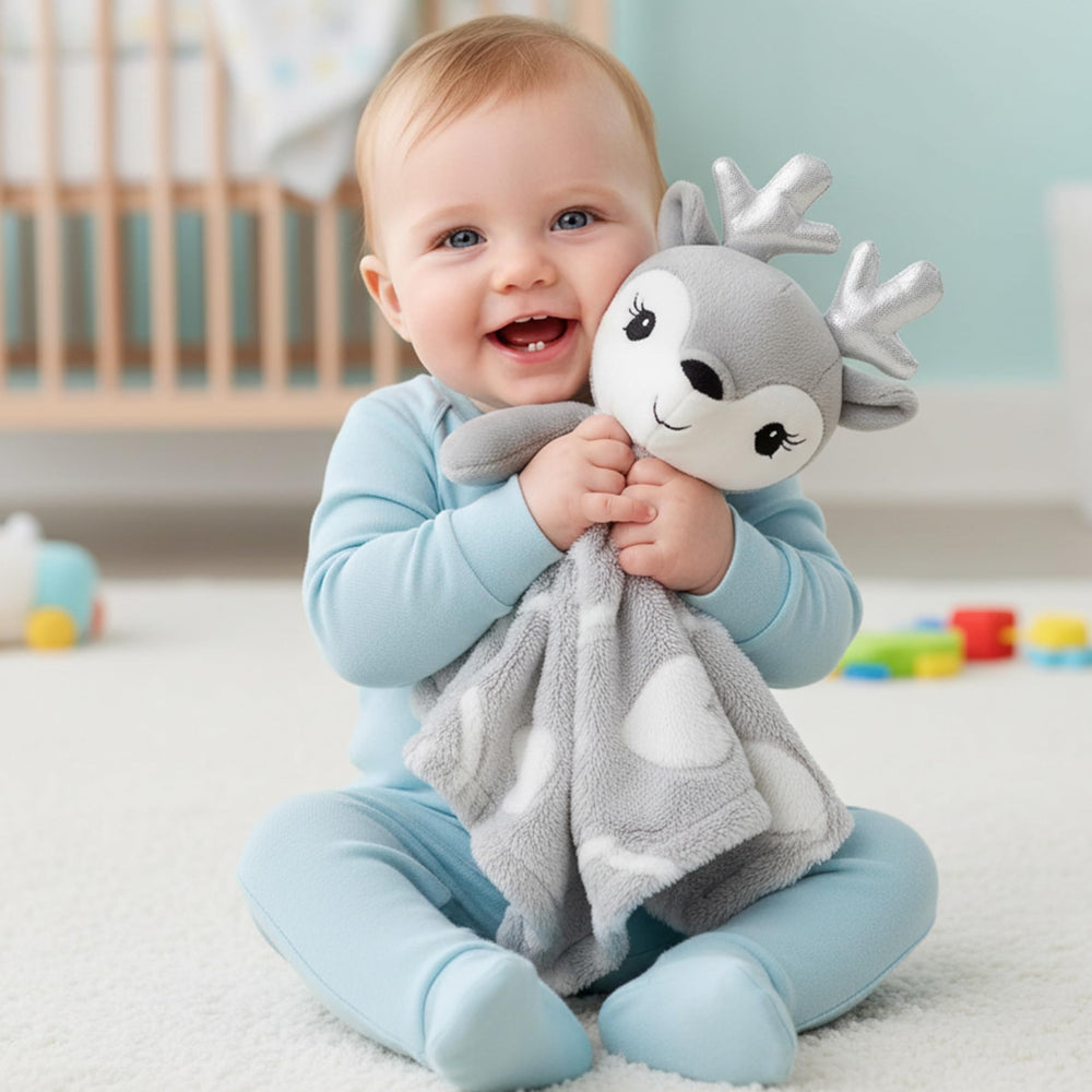 June Garden machine-wash care-friendly fleece keeps baby gear easy to clean.