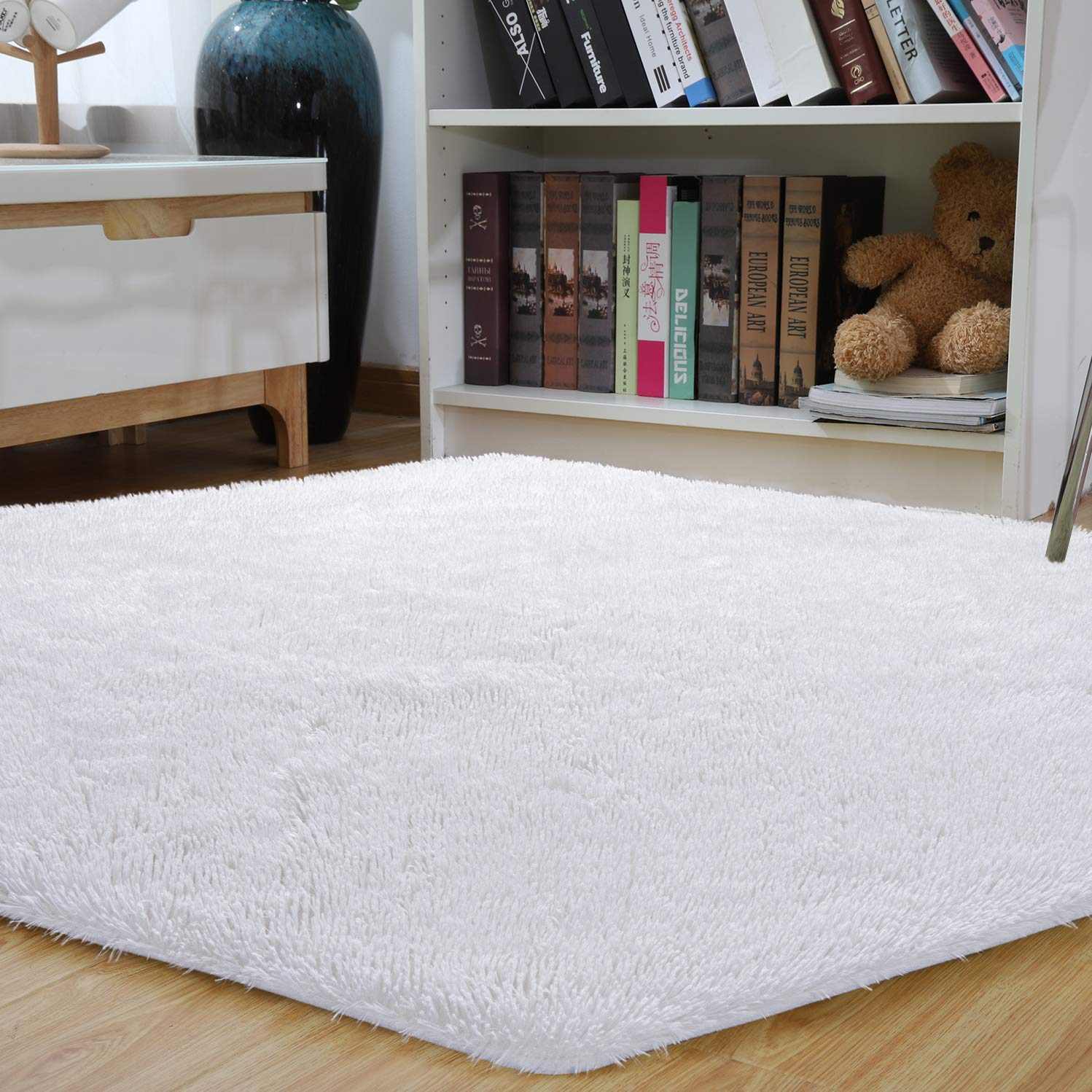 Junovo Ultra Soft Rug plush texture enhances pretend-play princess tents