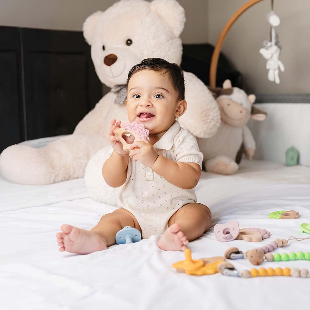 JUNUNA teether ergonomic grip for little hands