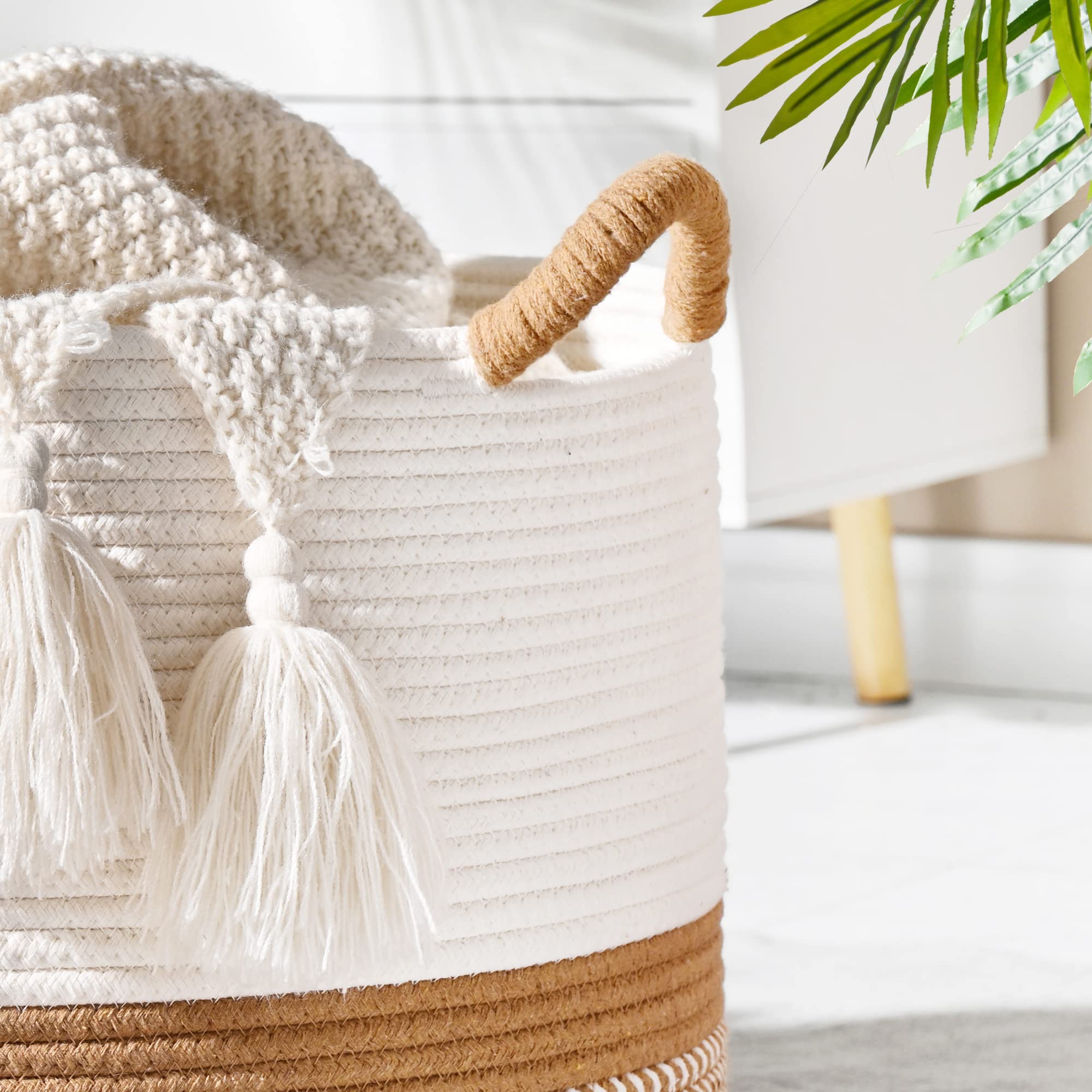 KAKAMAY large blanket basket laundry hamper keeps laundry neat