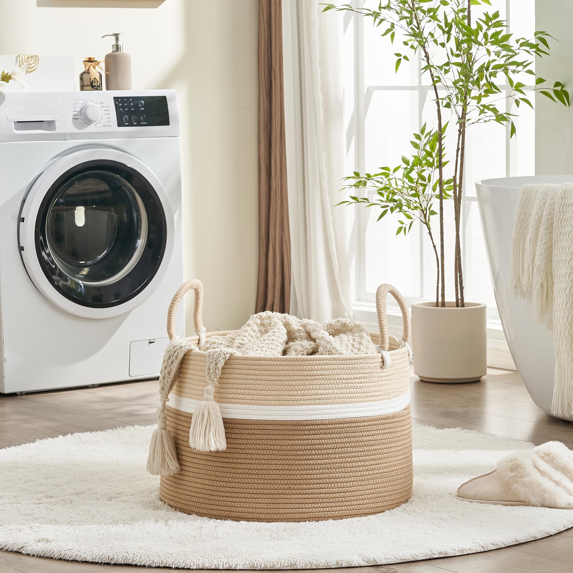 KAKAMAY laundry basket stores towels and clothes neatly