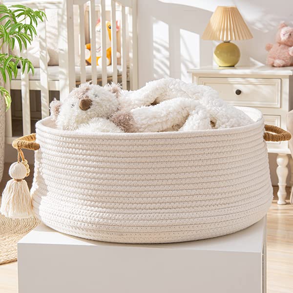 KAKAMAY foldable basket showing soft, sturdy design for quick tidying