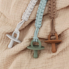 Kapihouse brown wooden clip provides secure grip with minimal wear.