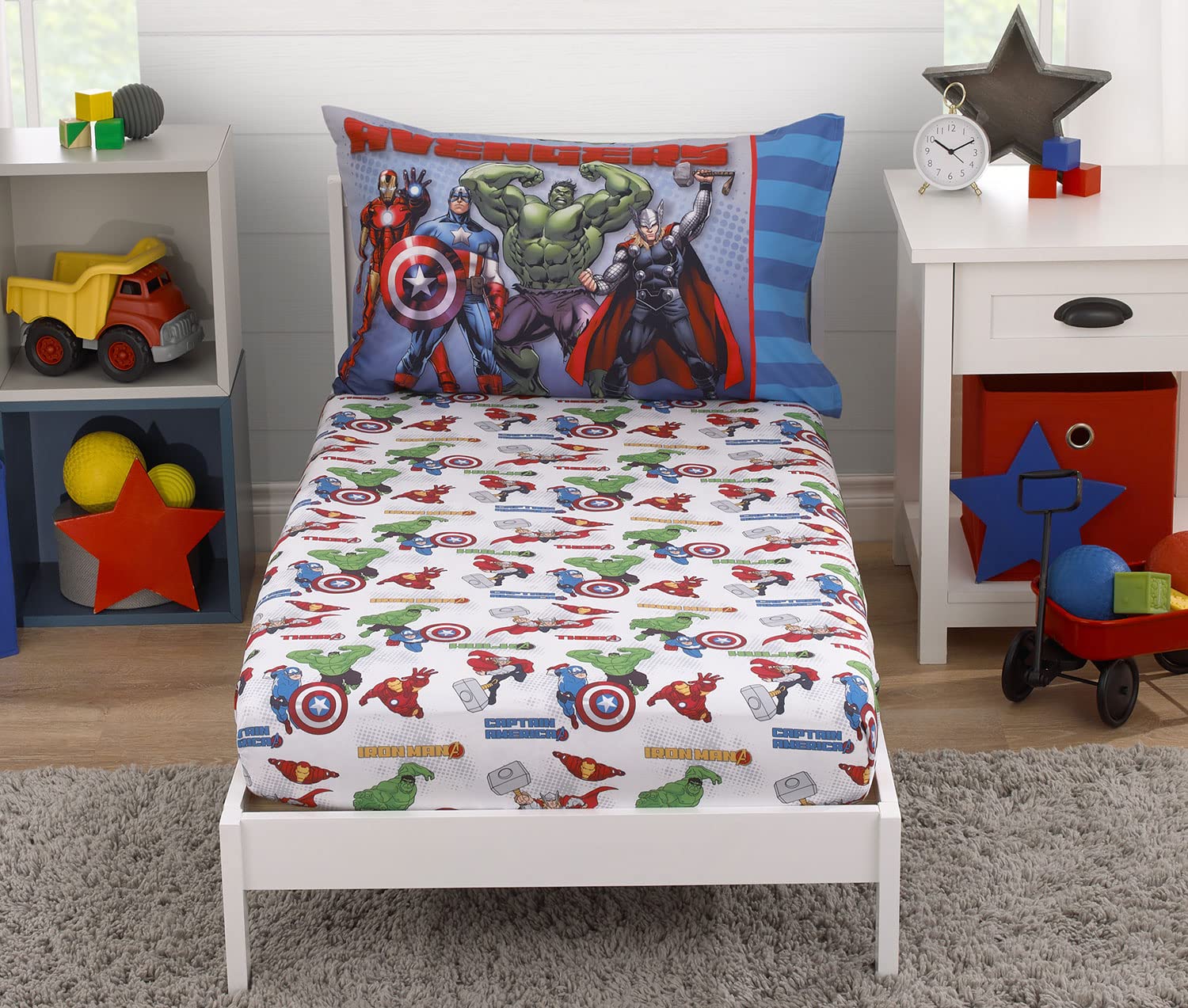 KASIYLUX Avengers fitted sheet close-up on 28x52 toddler bed