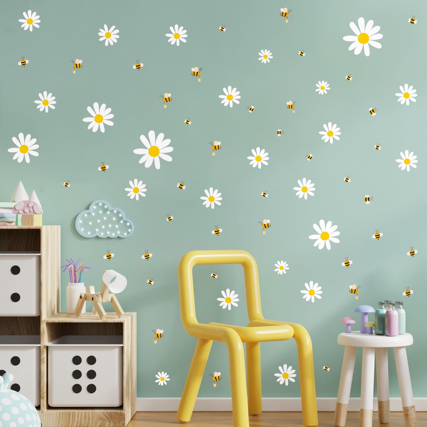 Kasubeso White Daisy and Bees large daisies provide a bold living room focal