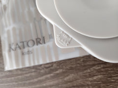 KATORI KIDS microwave-safe bowls enable fast reheats when traveling.