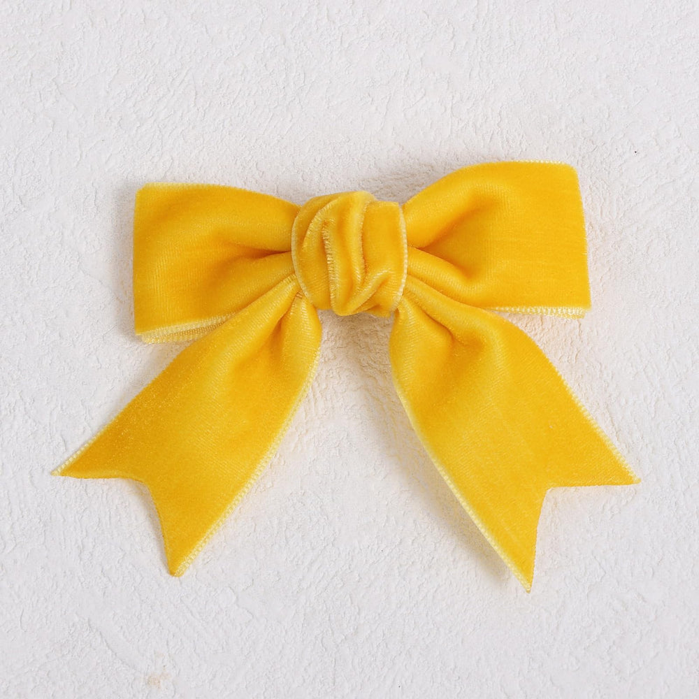 KCHIES small 3-inch bow pairs with outfits for daily wear and special occasions.